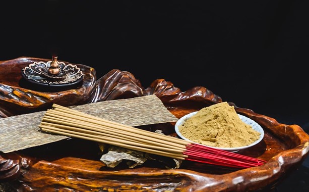 Nhang trầm hương có tác dụng gì? Phân loại và lựa chọn